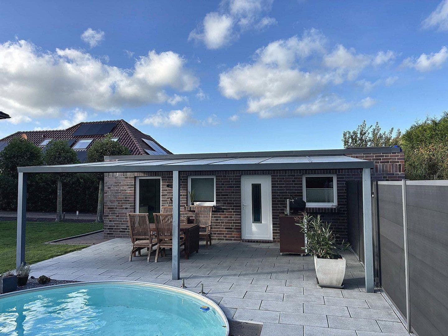 Predaj domu 192 m², pozemok 859 m², Südbrookmerland, Dolné Sasko Predaj domu 192 m², pozemok 859 m², Südbrookmerland, Dolné Sasko