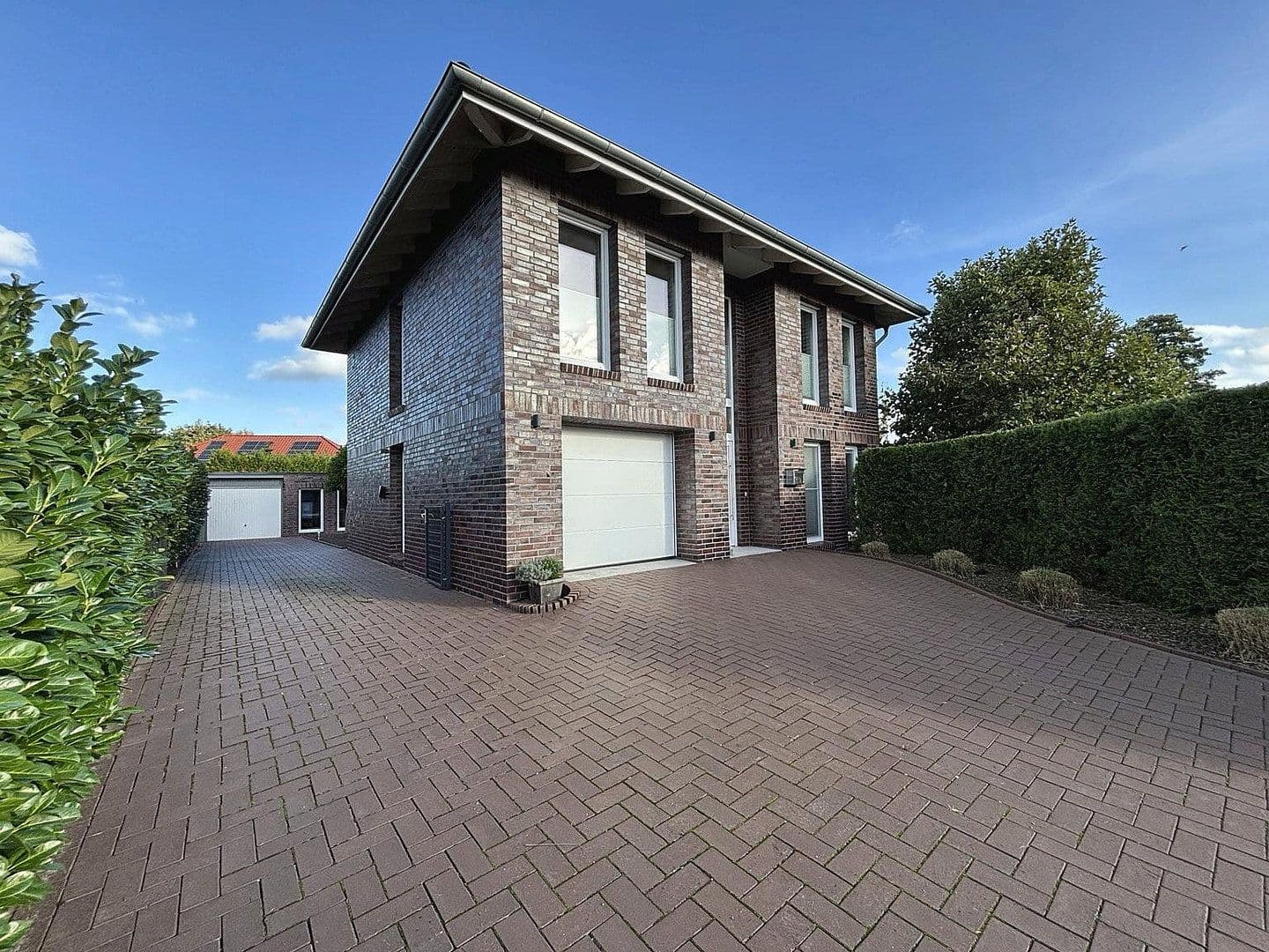 Predaj domu 192 m², pozemok 859 m², Südbrookmerland, Dolné Sasko Predaj domu 192 m², pozemok 859 m², Südbrookmerland, Dolné Sasko