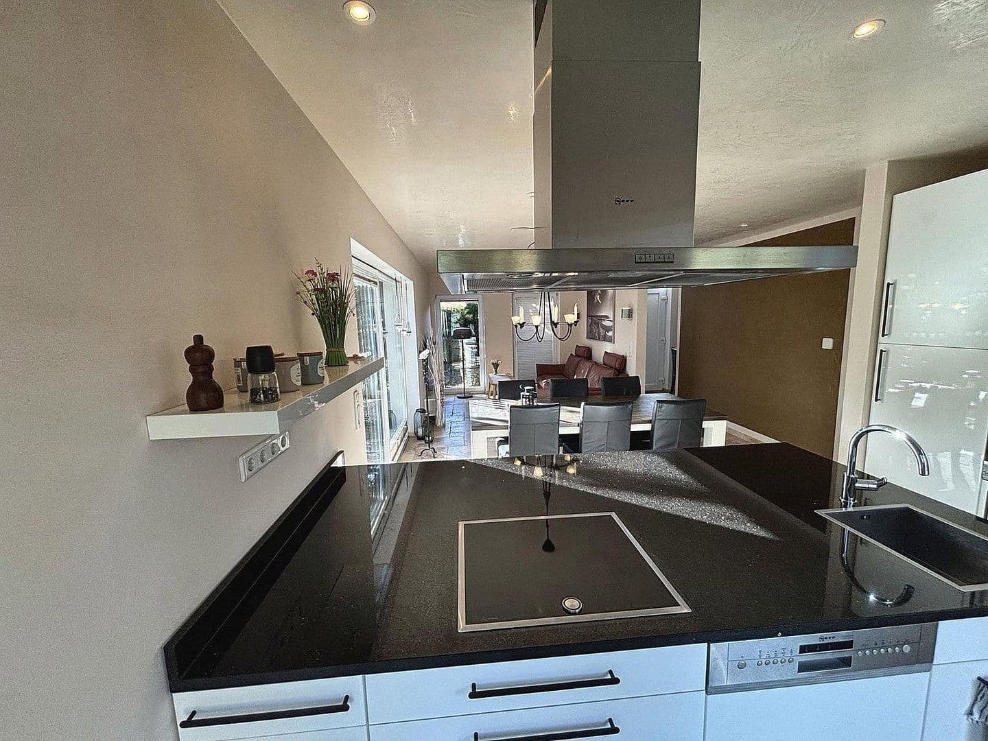Predaj domu 192 m², pozemok 859 m², Südbrookmerland, Dolné Sasko Predaj domu 192 m², pozemok 859 m², Südbrookmerland, Dolné Sasko