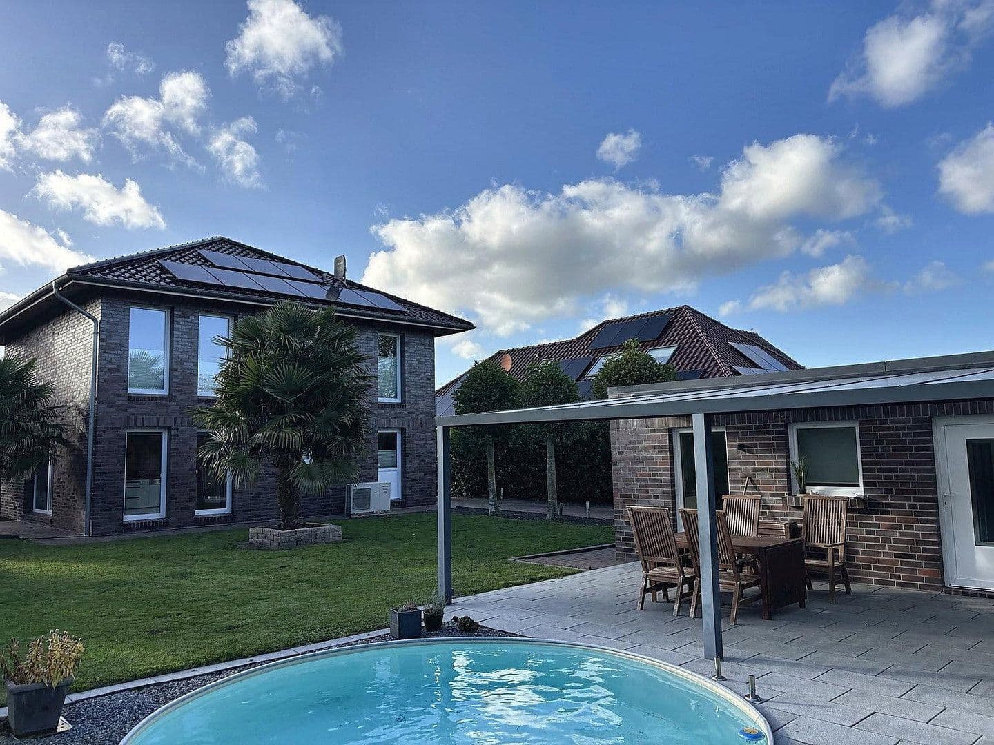 Predaj domu 192 m², pozemok 859 m², Südbrookmerland, Dolné Sasko Predaj domu 192 m², pozemok 859 m², Südbrookmerland, Dolné Sasko