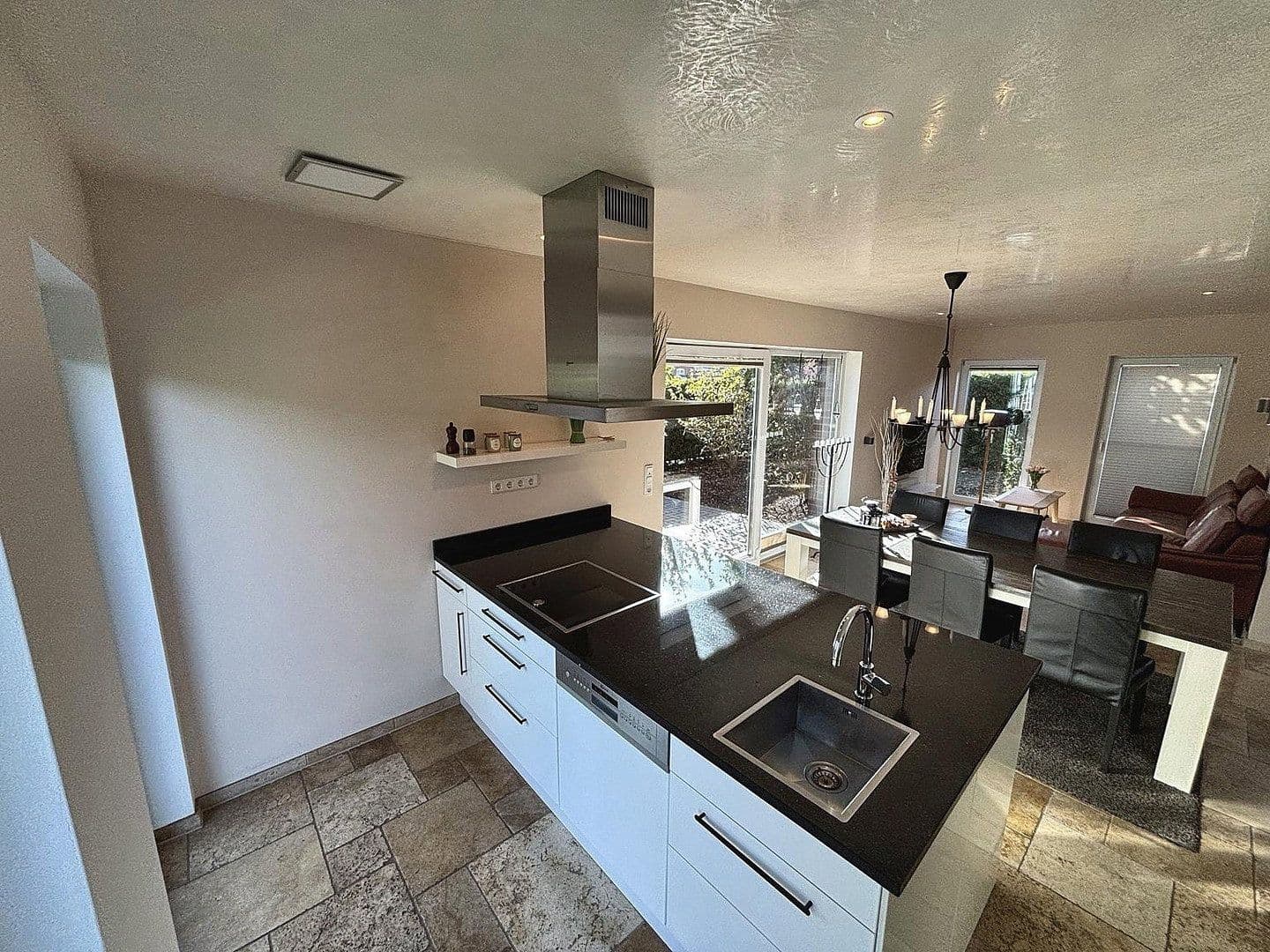 Predaj domu 192 m², pozemok 859 m², Südbrookmerland, Dolné Sasko Predaj domu 192 m², pozemok 859 m², Südbrookmerland, Dolné Sasko