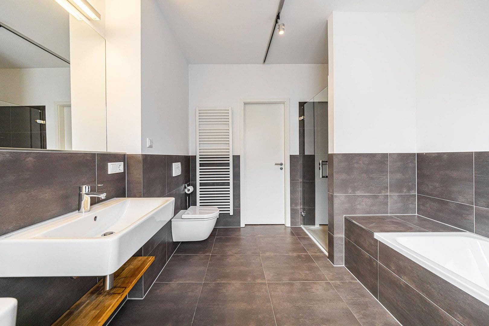 Predaj bytu 5-izbový 156 m², Leipzig, Sasko Predaj bytu 5-izbový 156 m², Leipzig, Sasko
