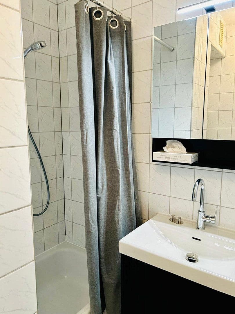 Prenájom bytu 2-izbový 52 m², Köln, Severné Porýnie - Westfálsko Prenájom bytu 2-izbový 52 m², Köln, Severné Porýnie - Westfálsko