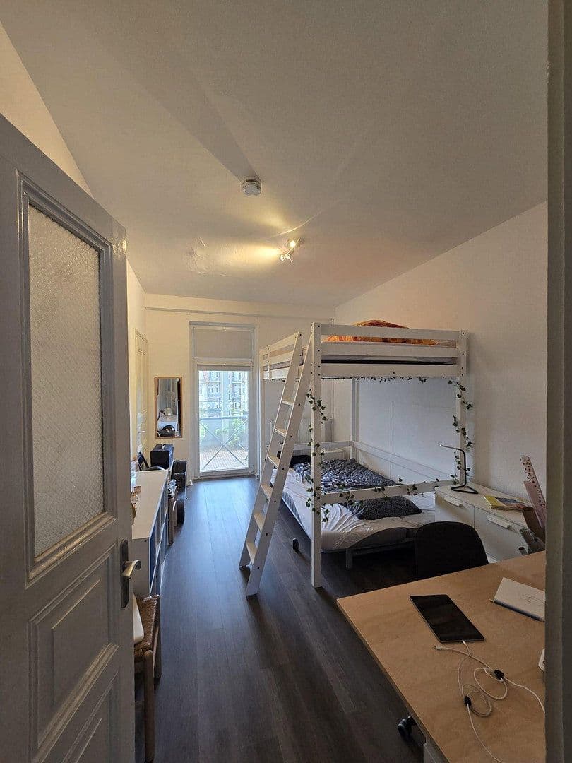 Prenájom bytu 5-izbový 165 m², Wettorstr. 13, Hameln, Dolné Sasko Prenájom bytu 5-izbový 165 m², Wettorstr. 13, Hameln, Dolné Sasko