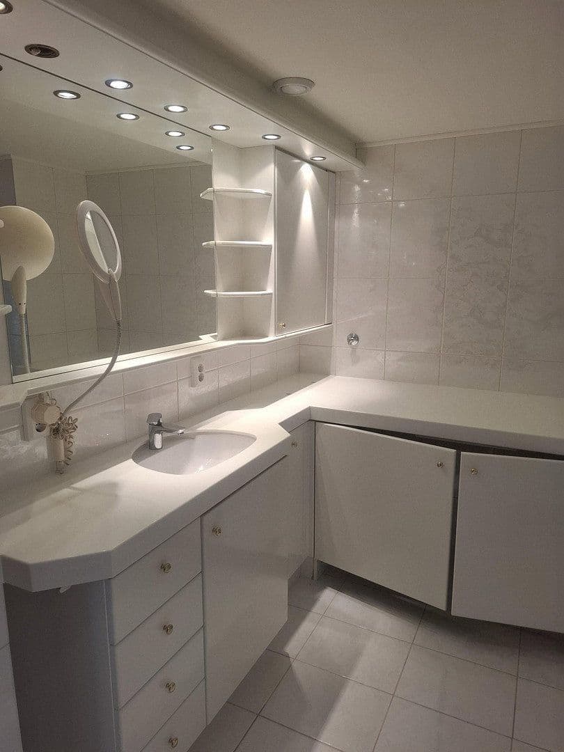 Predaj bytu 4-izbový 130 m², Kornwestheim, Bádensko-Wurttembersko Predaj bytu 4-izbový 130 m², Kornwestheim, Bádensko-Wurttembersko
