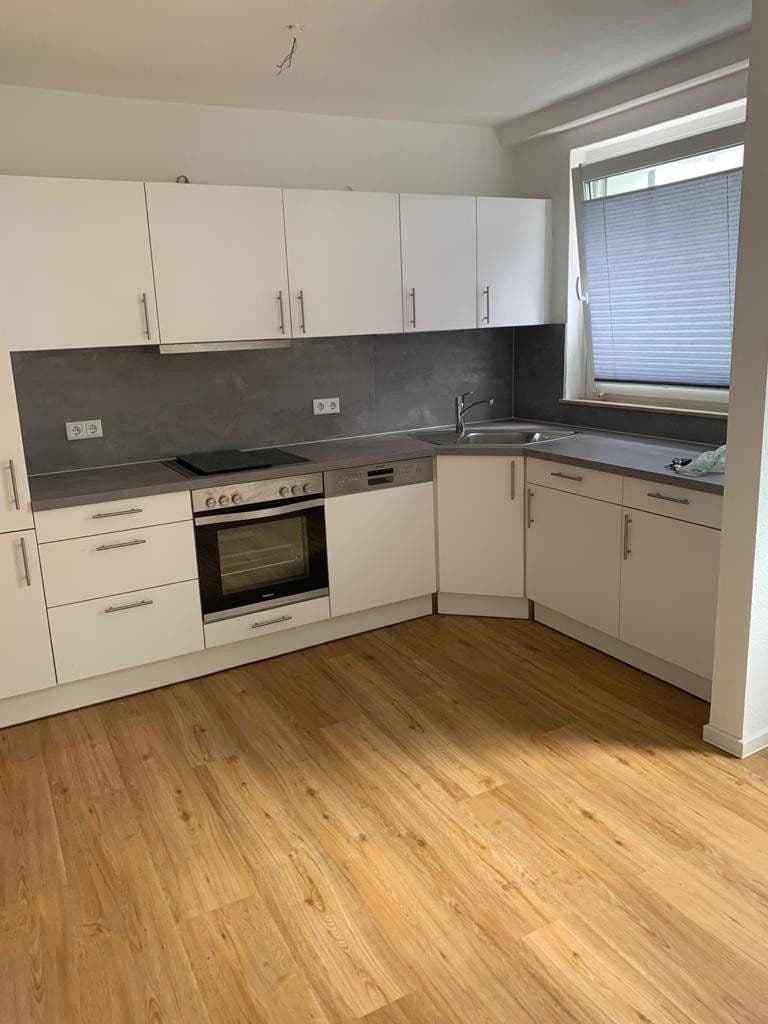 Prenájom bytu 2-izbový 60 m², Fischertal, Wuppertal, Severné Porýnie - Westfálsko Prenájom bytu 2-izbový 60 m², Fischertal, Wuppertal, Severné Porýnie - Westfálsko