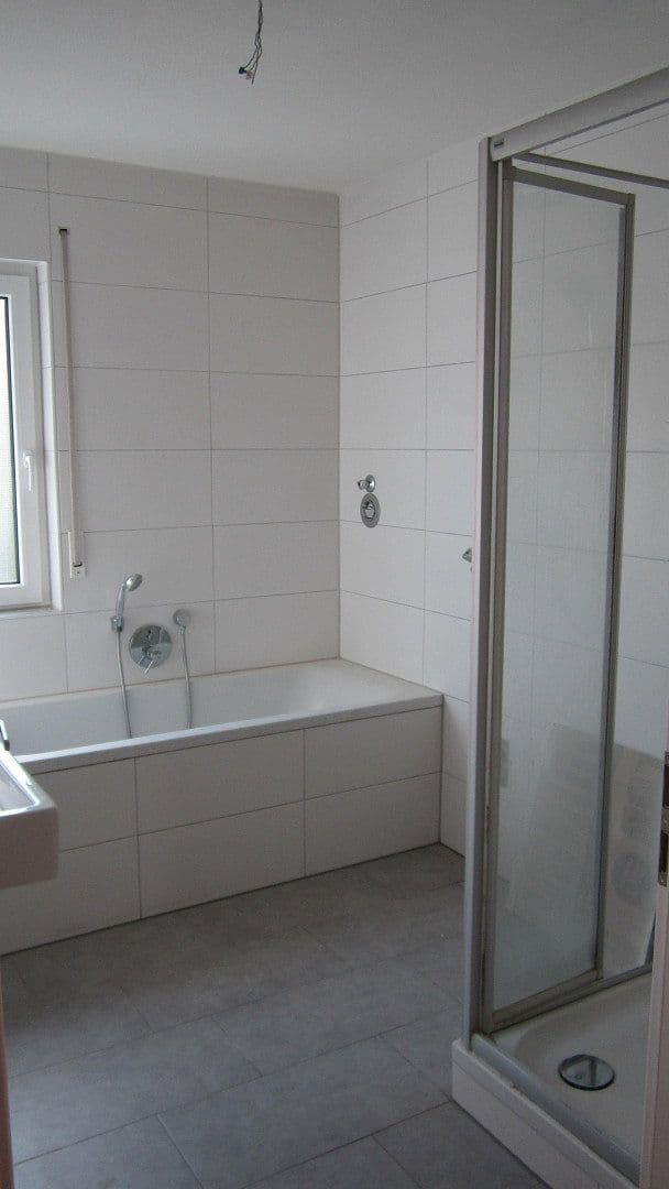 Prenájom bytu 4-izbový 130 m², Herrenberg, Bádensko-Wurttembersko Prenájom bytu 4-izbový 130 m², Herrenberg, Bádensko-Wurttembersko