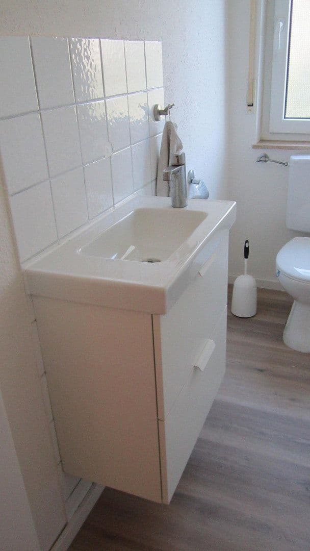Prenájom bytu 4-izbový 130 m², Herrenberg, Bádensko-Wurttembersko Prenájom bytu 4-izbový 130 m², Herrenberg, Bádensko-Wurttembersko