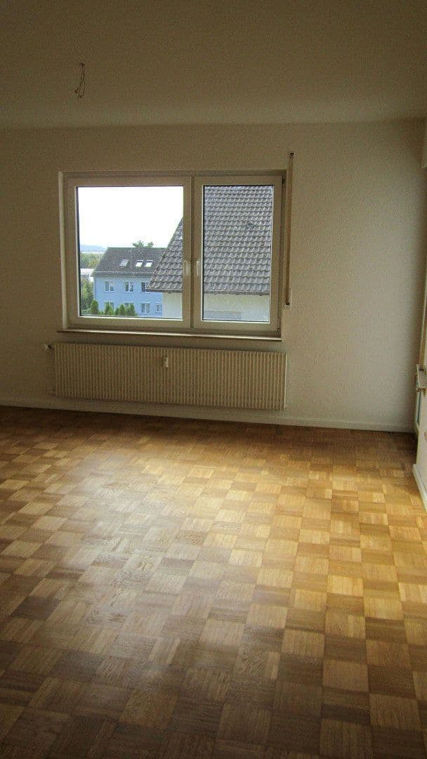 Prenájom bytu 4-izbový 130 m², Herrenberg, Bádensko-Wurttembersko Prenájom bytu 4-izbový 130 m², Herrenberg, Bádensko-Wurttembersko