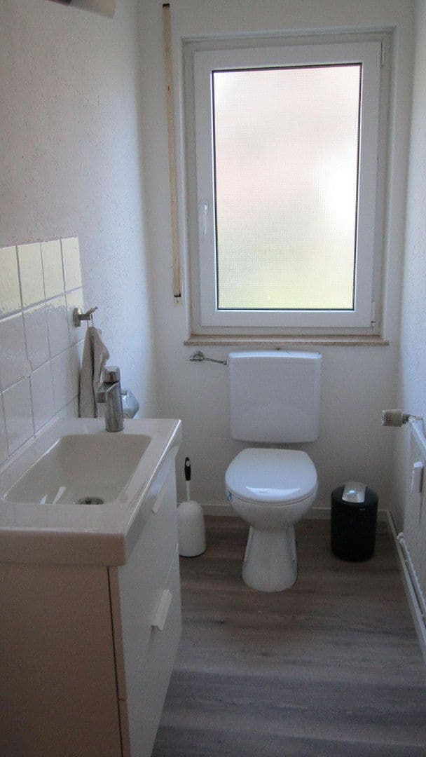 Prenájom bytu 4-izbový 130 m², Herrenberg, Bádensko-Wurttembersko Prenájom bytu 4-izbový 130 m², Herrenberg, Bádensko-Wurttembersko