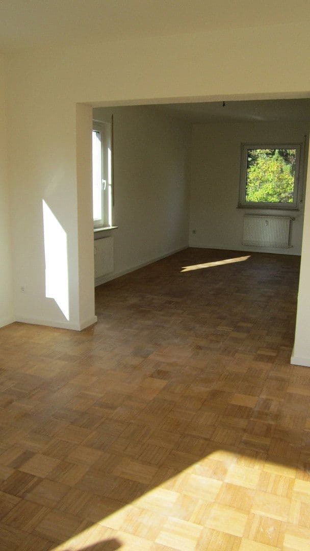 Prenájom bytu 4-izbový 130 m², Herrenberg, Bádensko-Wurttembersko Prenájom bytu 4-izbový 130 m², Herrenberg, Bádensko-Wurttembersko