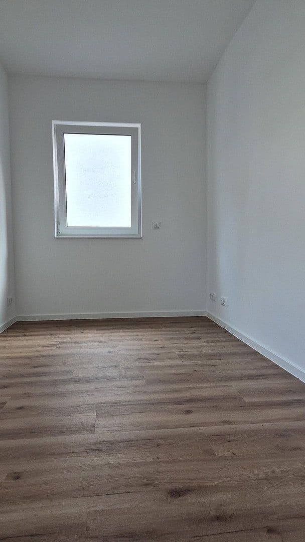 Prenájom bytu 4-izbový 109 m², Frankfurt am Main, Hesensko Prenájom bytu 4-izbový 109 m², Frankfurt am Main, Hesensko