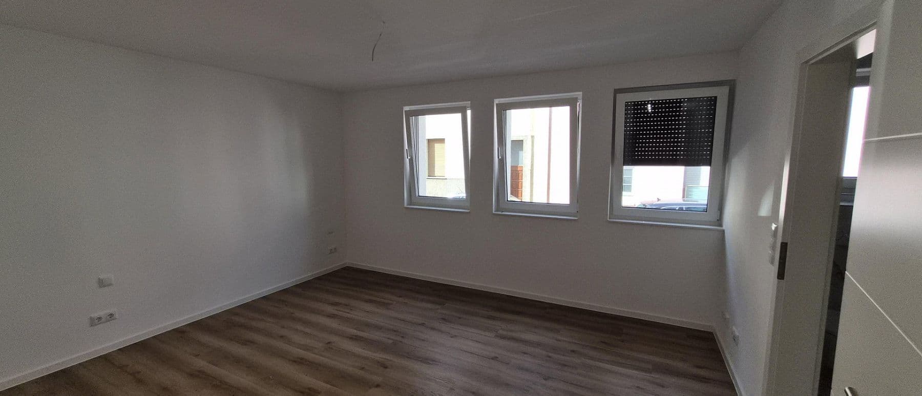 Prenájom bytu 4-izbový 109 m², Frankfurt am Main, Hesensko Prenájom bytu 4-izbový 109 m², Frankfurt am Main, Hesensko
