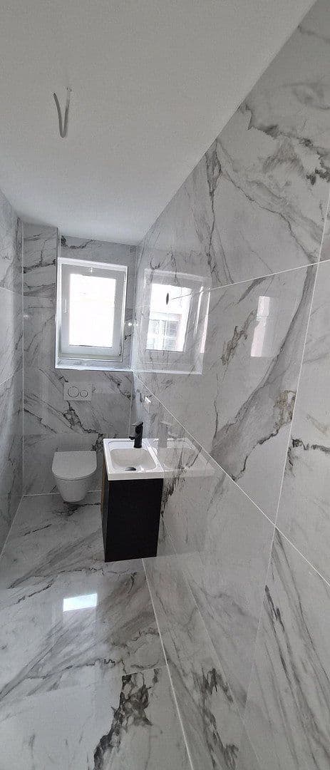 Prenájom bytu 4-izbový 109 m², Frankfurt am Main, Hesensko Prenájom bytu 4-izbový 109 m², Frankfurt am Main, Hesensko