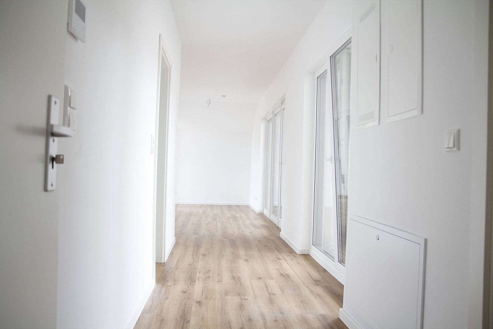 Prenájom bytu 3-izbový 88 m², Frankfurt am Main, Hesensko Prenájom bytu 3-izbový 88 m², Frankfurt am Main, Hesensko