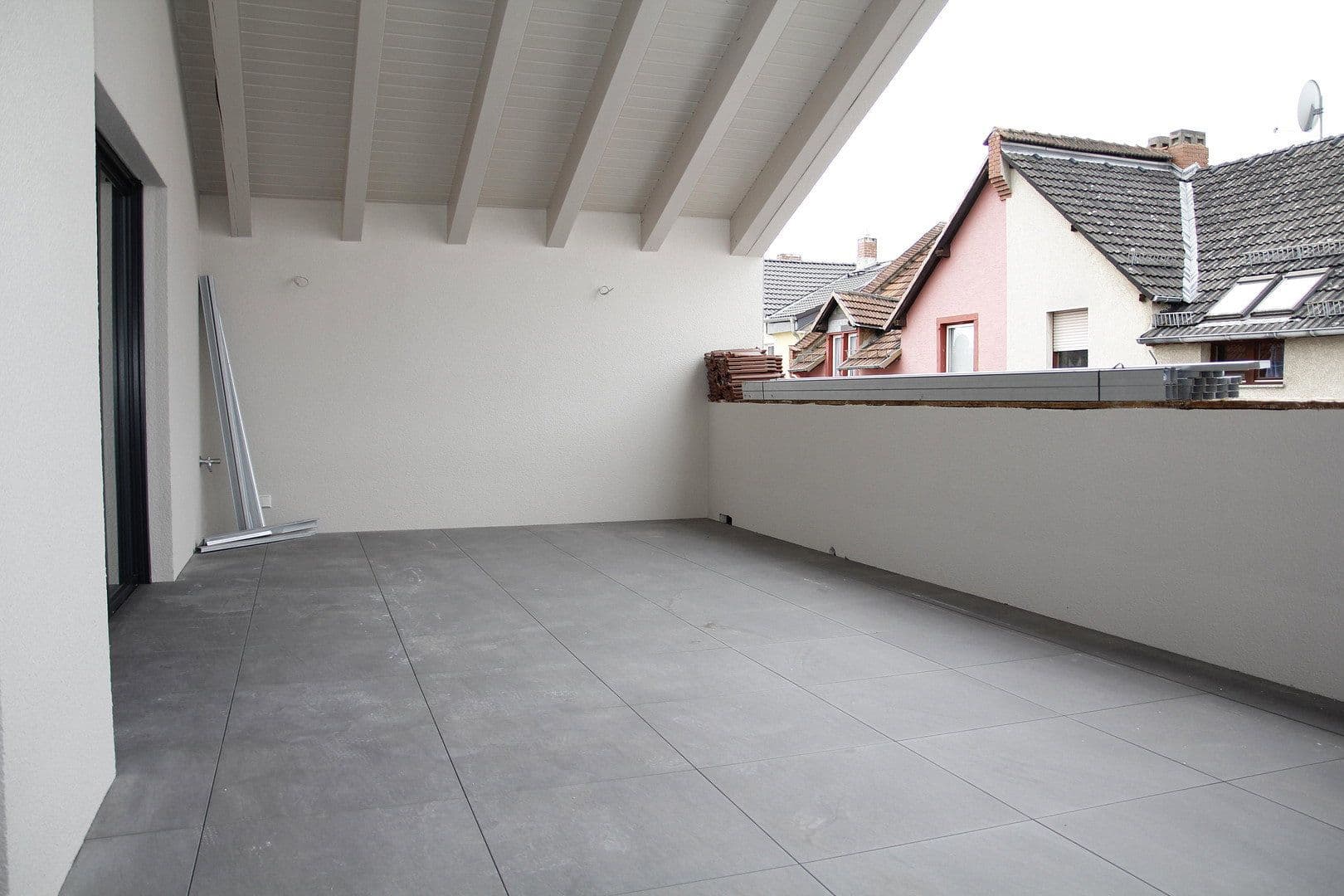 Prenájom bytu 3-izbový 88 m², Frankfurt am Main, Hesensko Prenájom bytu 3-izbový 88 m², Frankfurt am Main, Hesensko