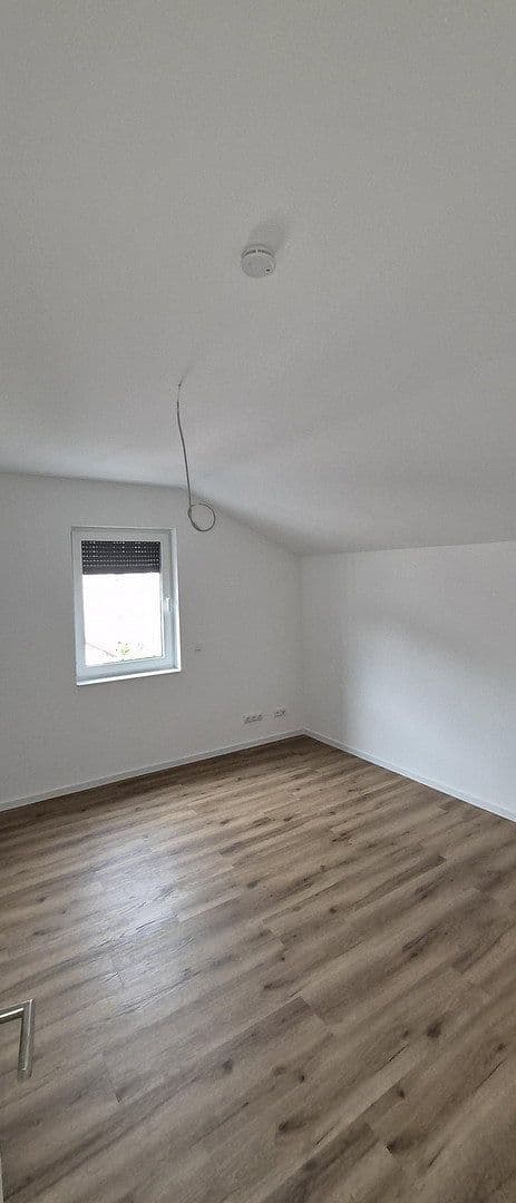 Prenájom bytu 3-izbový 88 m², Frankfurt am Main, Hesensko Prenájom bytu 3-izbový 88 m², Frankfurt am Main, Hesensko