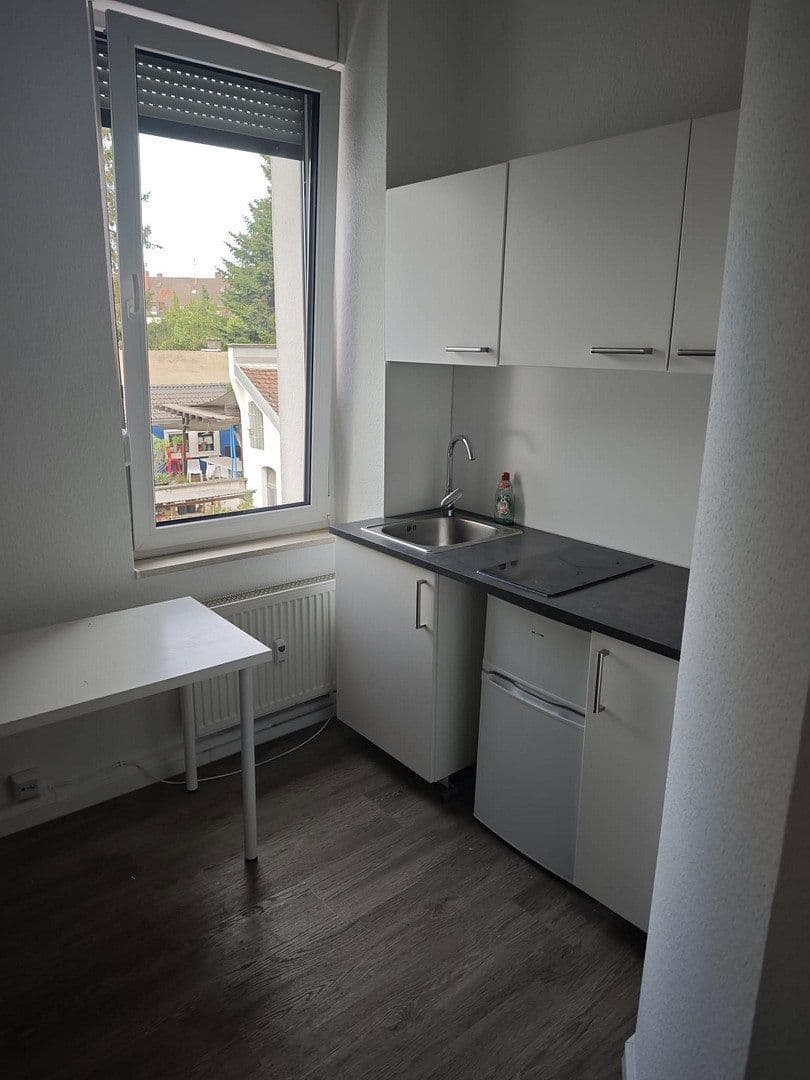 Prenájom bytu 1-izbový 14 m², Karlsruhe, Bádensko-Wurttembersko Prenájom bytu 1-izbový 14 m², Karlsruhe, Bádensko-Wurttembersko