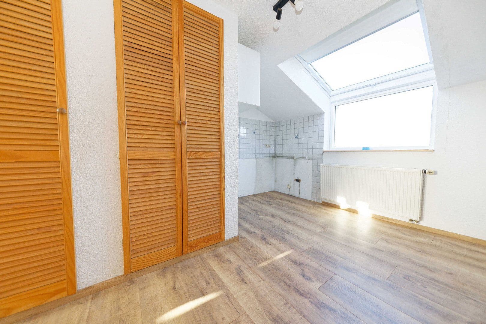 Prenájom bytu 1-izbový 33 m², Dittrichstraße 1, Kamenec, Sasko Prenájom bytu 1-izbový 33 m², Dittrichstraße 1, Kamenec, Sasko
