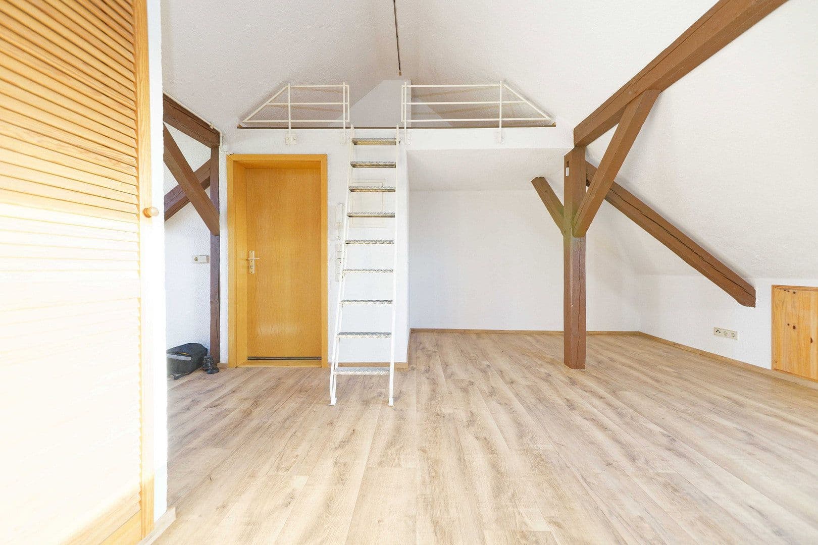 Prenájom bytu 1-izbový 33 m², Dittrichstraße 1, Kamenec, Sasko Prenájom bytu 1-izbový 33 m², Dittrichstraße 1, Kamenec, Sasko