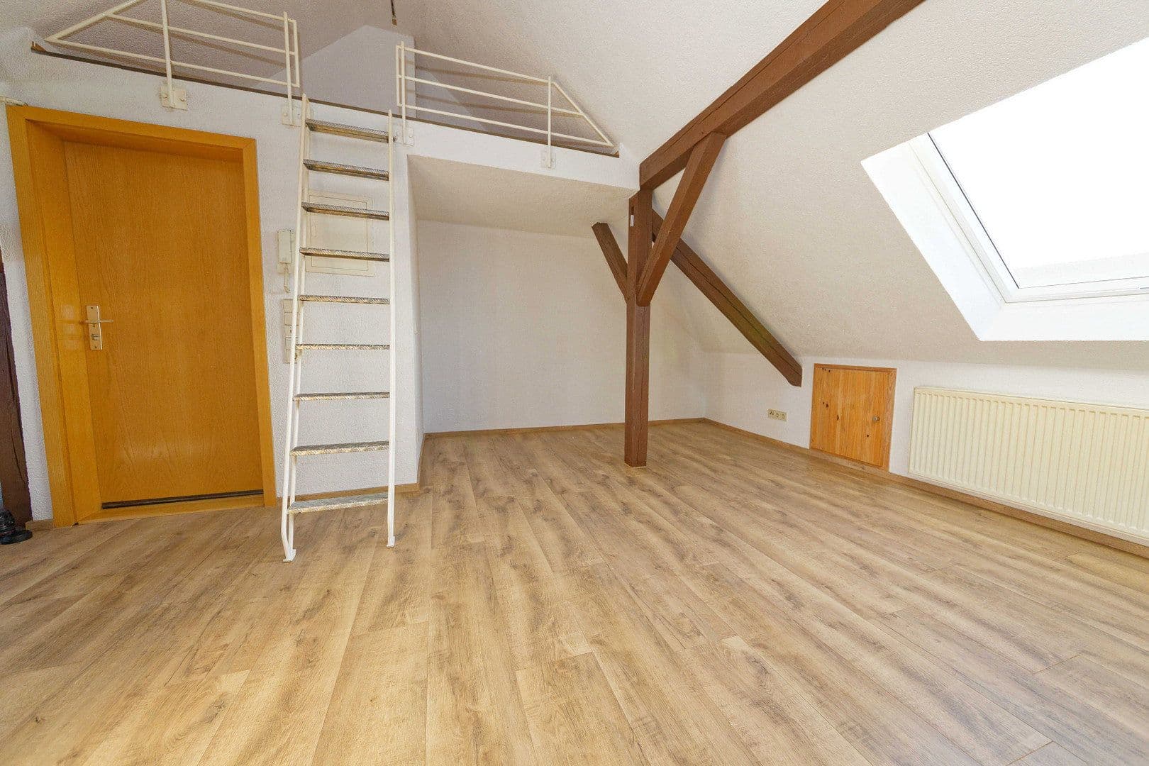 Prenájom bytu 1-izbový 33 m², Dittrichstraße 1, Kamenec, Sasko Prenájom bytu 1-izbový 33 m², Dittrichstraße 1, Kamenec, Sasko