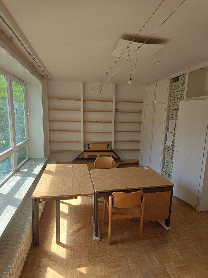 Predaj domu 350 m², pozemok 2.500 m², Soltauer Straße 19, Uelzen, Dolné Sasko Predaj domu 350 m², pozemok 2.500 m², Soltauer Straße 19, Uelzen, Dolné Sasko