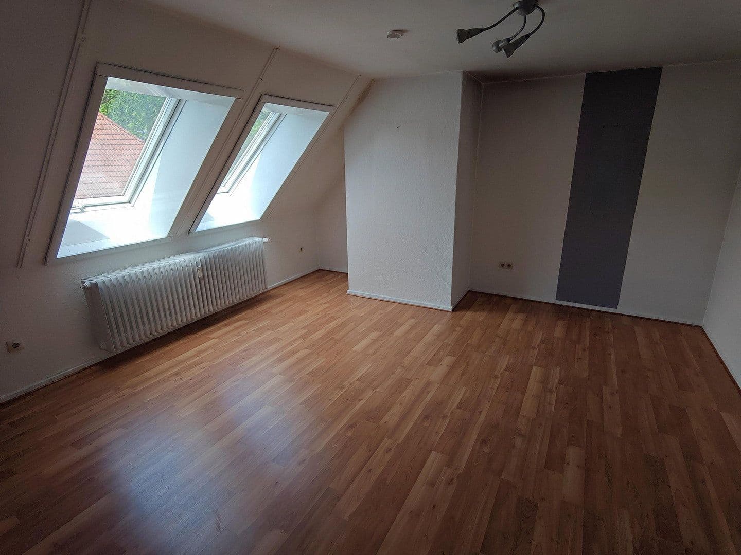 Predaj domu 350 m², pozemok 2.500 m², Soltauer Straße 19, Uelzen, Dolné Sasko Predaj domu 350 m², pozemok 2.500 m², Soltauer Straße 19, Uelzen, Dolné Sasko
