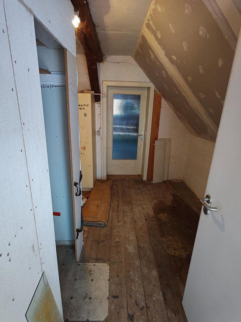Predaj domu 350 m², pozemok 2.500 m², Soltauer Straße 19, Uelzen, Dolné Sasko Predaj domu 350 m², pozemok 2.500 m², Soltauer Straße 19, Uelzen, Dolné Sasko