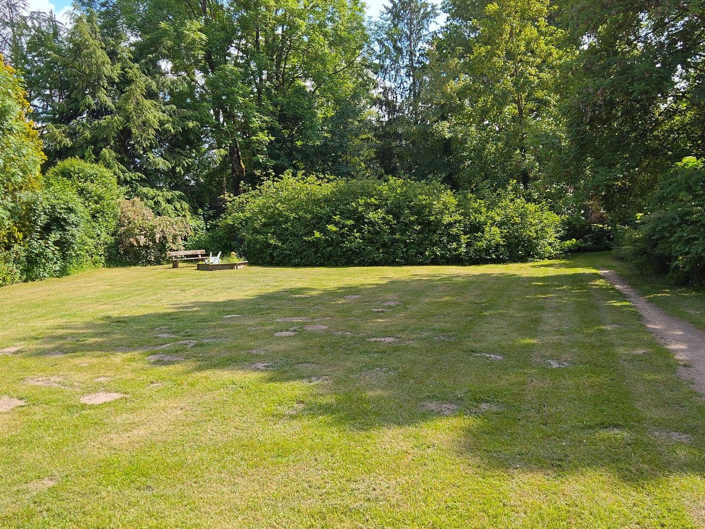 Predaj domu 350 m², pozemok 2.500 m², Soltauer Straße 19, Uelzen, Dolné Sasko Predaj domu 350 m², pozemok 2.500 m², Soltauer Straße 19, Uelzen, Dolné Sasko