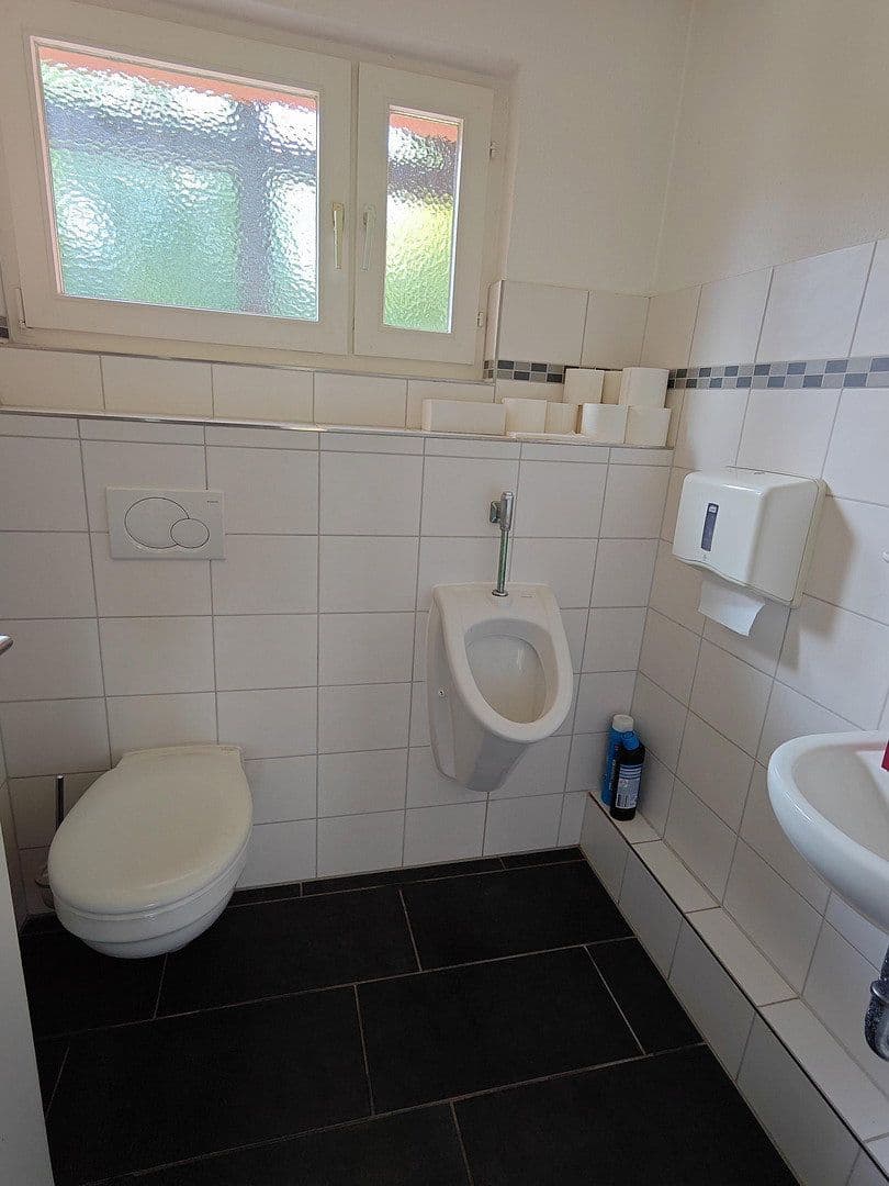 Predaj domu 350 m², pozemok 2.500 m², Soltauer Straße 19, Uelzen, Dolné Sasko Predaj domu 350 m², pozemok 2.500 m², Soltauer Straße 19, Uelzen, Dolné Sasko