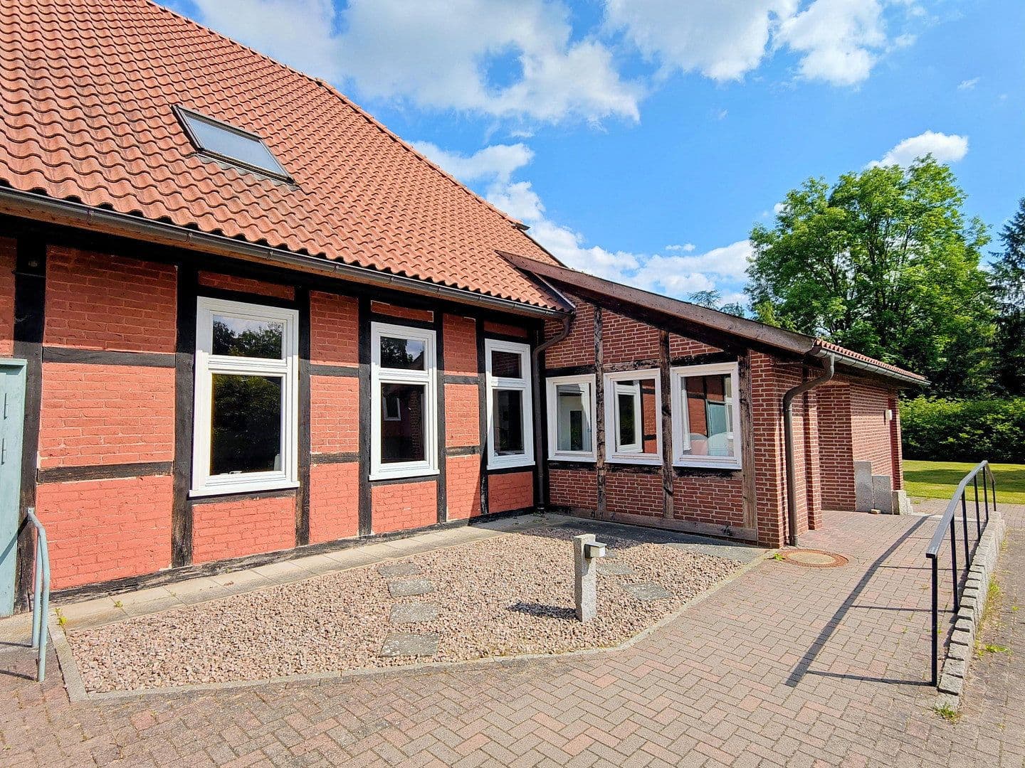 Predaj domu 350 m², pozemok 2.500 m², Soltauer Straße 19, Uelzen, Dolné Sasko Predaj domu 350 m², pozemok 2.500 m², Soltauer Straße 19, Uelzen, Dolné Sasko