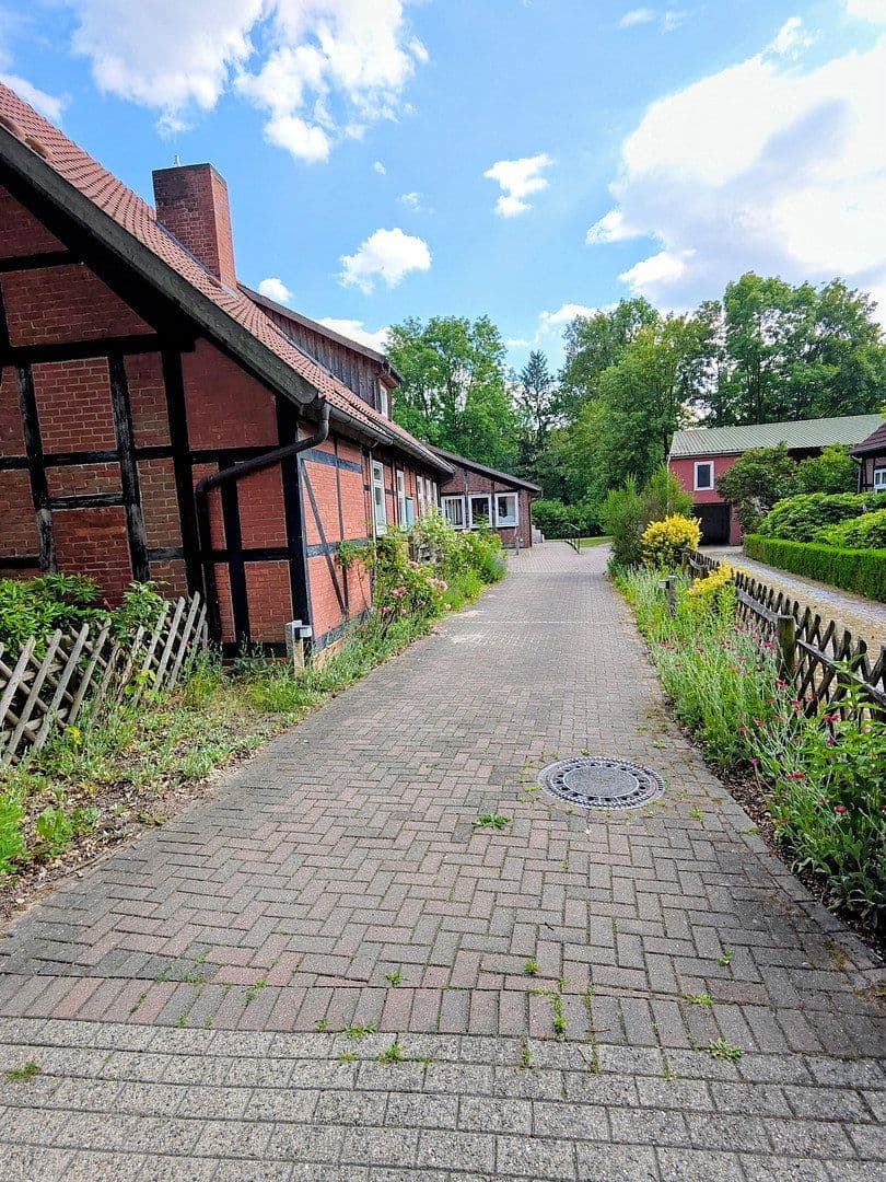Predaj domu 350 m², pozemok 2.500 m², Soltauer Straße 19, Uelzen, Dolné Sasko Predaj domu 350 m², pozemok 2.500 m², Soltauer Straße 19, Uelzen, Dolné Sasko