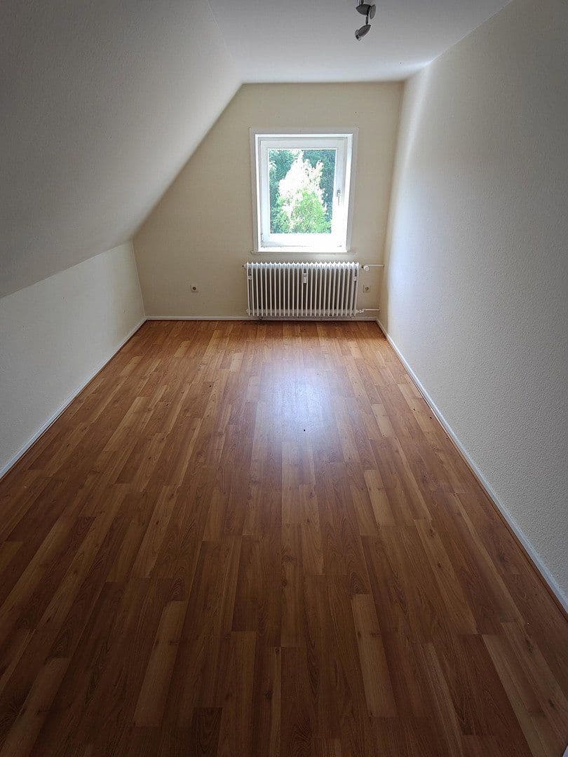 Predaj domu 350 m², pozemok 2.500 m², Soltauer Straße 19, Uelzen, Dolné Sasko Predaj domu 350 m², pozemok 2.500 m², Soltauer Straße 19, Uelzen, Dolné Sasko