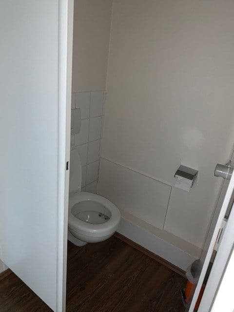 Prenájom kancelárie 42 m², Oberbenrader Str. 51, Nordrhein-Westfalen - Krefeld, Severné Porýnie - Westfálsko Prenájom kancelárie 42 m², Oberbenrader Str. 51, Nordrhein-Westfalen - Krefeld, Severné Porýnie - Westfálsko