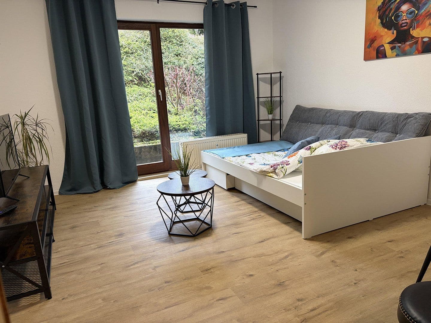 Prenájom bytu 1-izbový 25 m², Trier, Porýnie-Falcko Prenájom bytu 1-izbový 25 m², Trier, Porýnie-Falcko