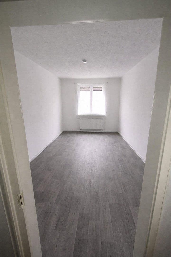 Prenájom bytu 3-izbový 71 m², Bahnhofstraße 15, Neustadt in Sachsen, Sasko Prenájom bytu 3-izbový 71 m², Bahnhofstraße 15, Neustadt in Sachsen, Sasko