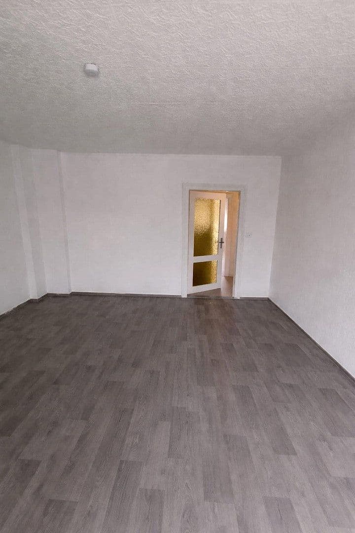 Prenájom bytu 3-izbový 71 m², Bahnhofstraße 15, Neustadt in Sachsen, Sasko Prenájom bytu 3-izbový 71 m², Bahnhofstraße 15, Neustadt in Sachsen, Sasko