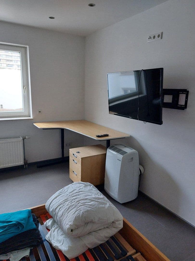 Prenájom bytu 2-izbový 40 m², Ludwigshafen, Porýnie-Falcko Prenájom bytu 2-izbový 40 m², Ludwigshafen, Porýnie-Falcko