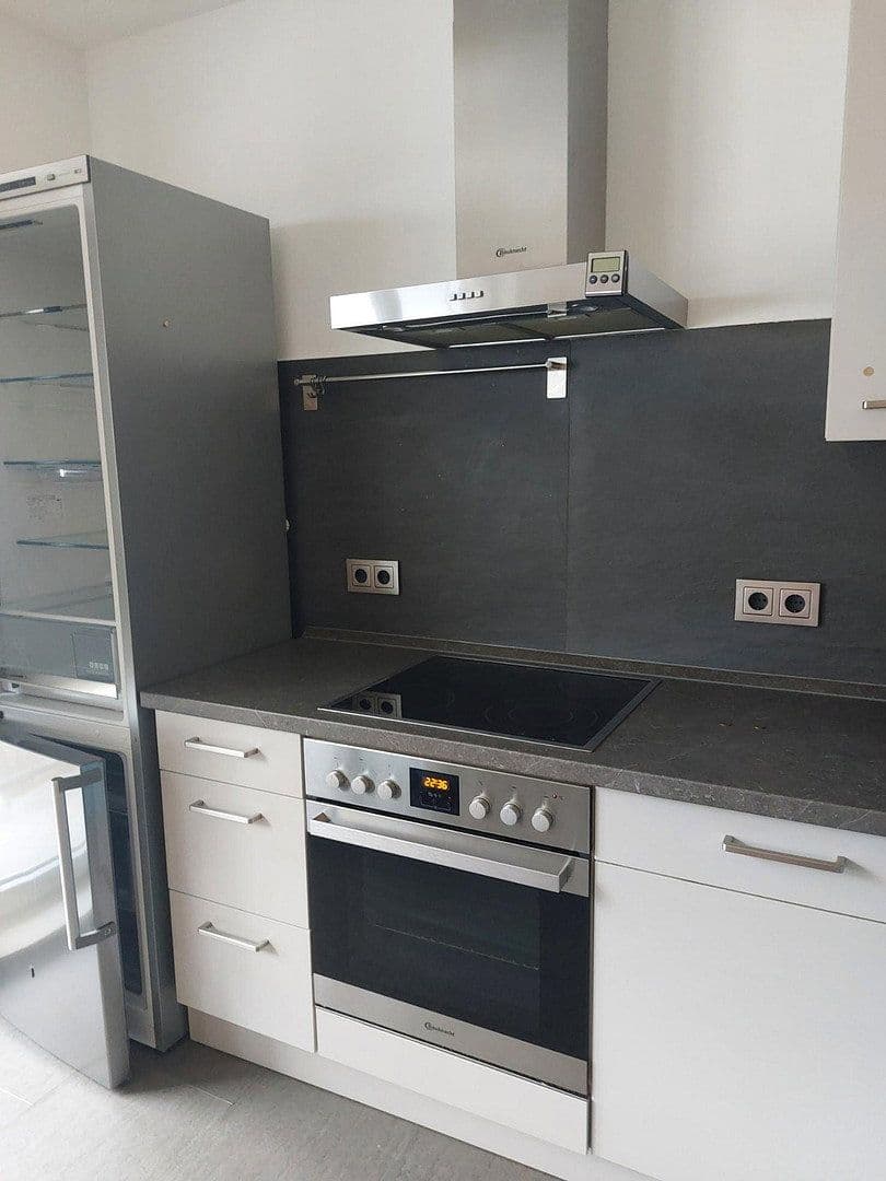 Prenájom bytu 2-izbový 40 m², Ludwigshafen, Porýnie-Falcko Prenájom bytu 2-izbový 40 m², Ludwigshafen, Porýnie-Falcko