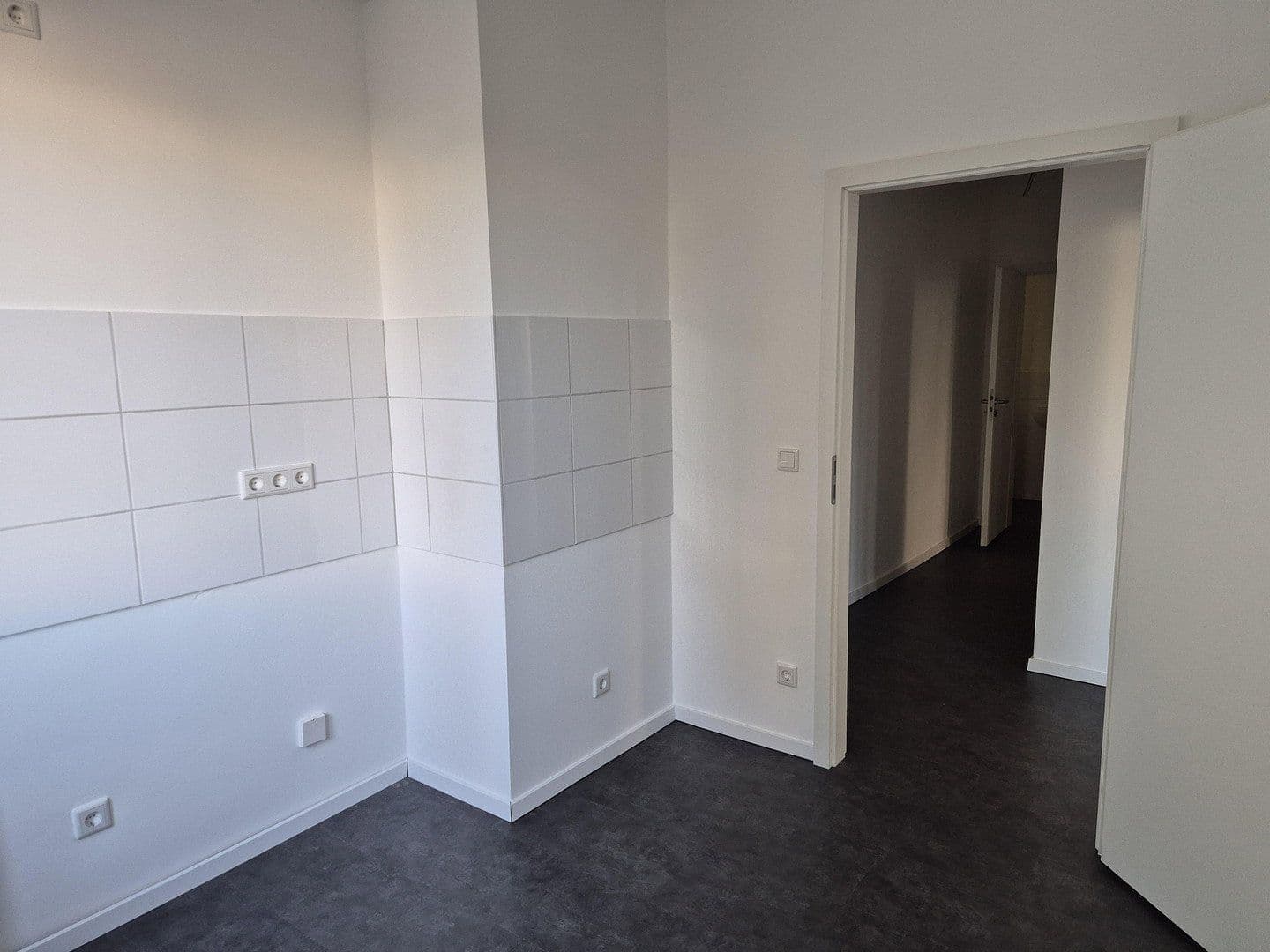 Prenájom bytu 2-izbový 61 m², Düsseldorf, Severné Porýnie - Westfálsko Prenájom bytu 2-izbový 61 m², Düsseldorf, Severné Porýnie - Westfálsko