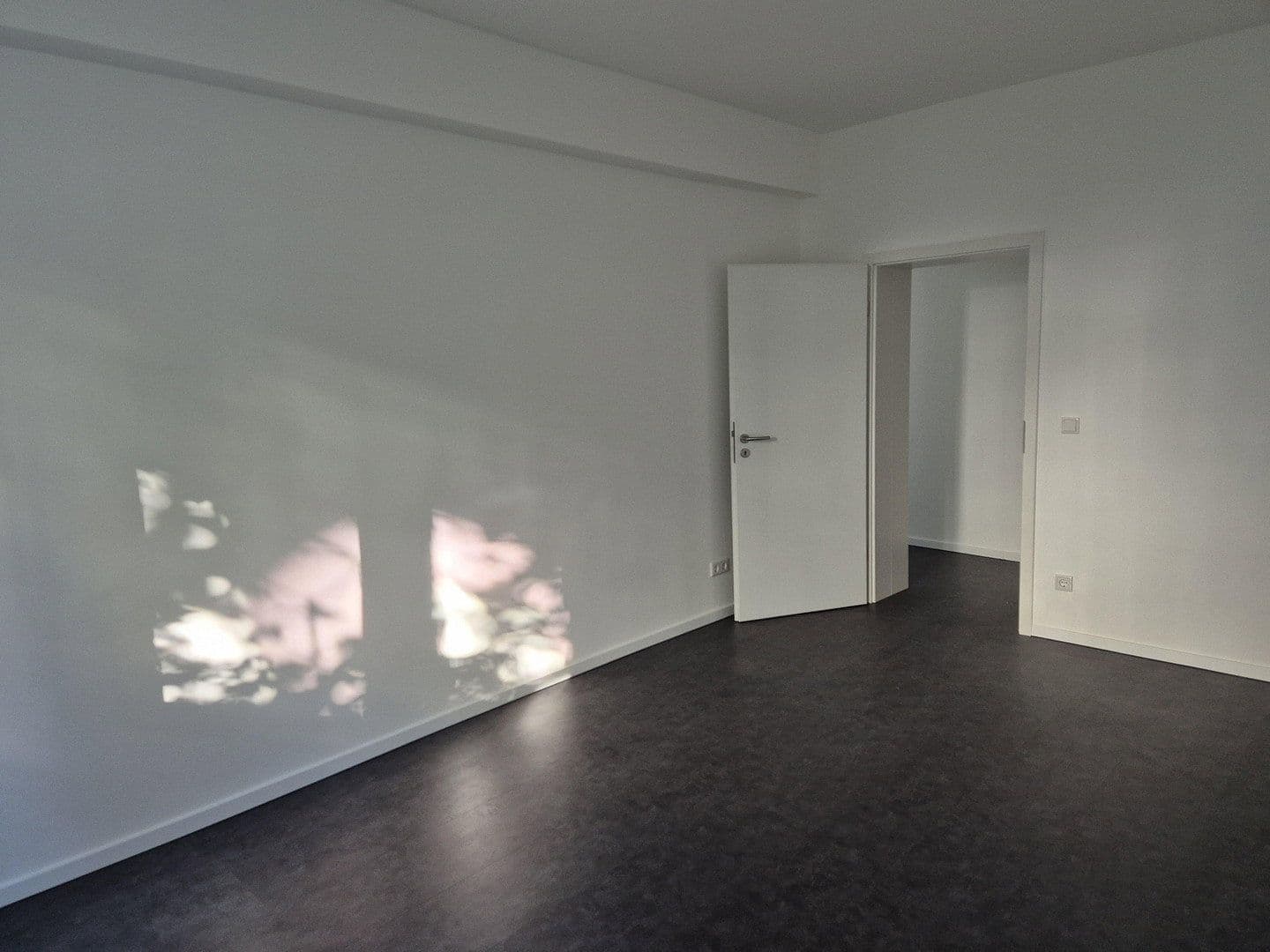 Prenájom bytu 2-izbový 61 m², Düsseldorf, Severné Porýnie - Westfálsko Prenájom bytu 2-izbový 61 m², Düsseldorf, Severné Porýnie - Westfálsko