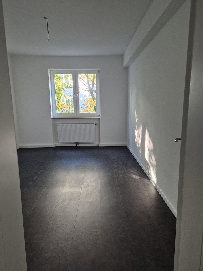 Prenájom bytu 2-izbový 61 m², Düsseldorf, Severné Porýnie - Westfálsko Prenájom bytu 2-izbový 61 m², Düsseldorf, Severné Porýnie - Westfálsko
