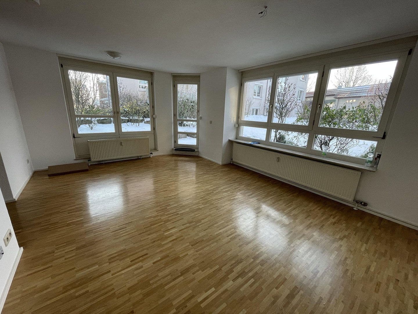 Prenájom bytu 2-izbový 60 m², Stuttgart, Bádensko-Wurttembersko Prenájom bytu 2-izbový 60 m², Stuttgart, Bádensko-Wurttembersko