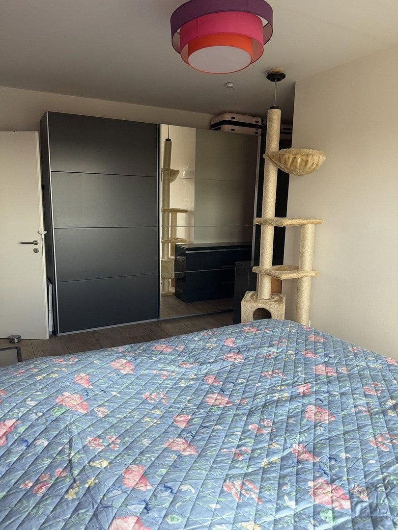 Prenájom bytu 4-izbový 135 m², Am Siefen 54, Solingen, Severné Porýnie - Westfálsko Prenájom bytu 4-izbový 135 m², Am Siefen 54, Solingen, Severné Porýnie - Westfálsko