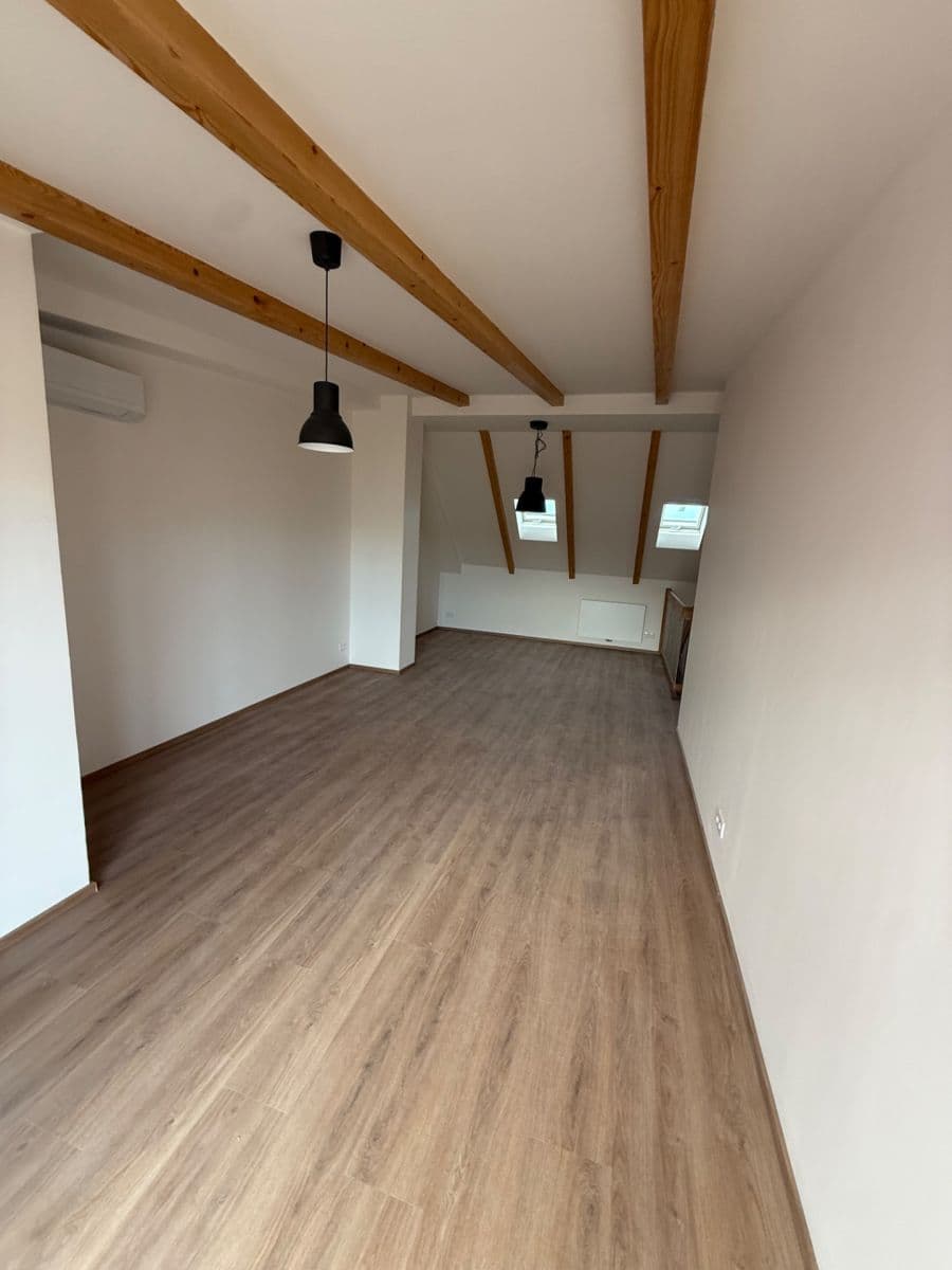 Prenájom bytu 2-izbový 85 m², Chodská, Praha, Praha Prenájom bytu 2-izbový 85 m², Chodská, Praha, Praha