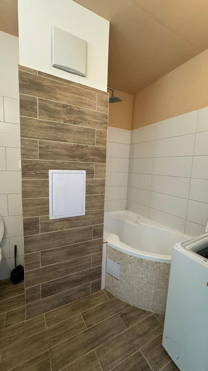 Prenájom bytu 1-izbový 35 m², Telečská, Jihlava, Kraj Vysočina Prenájom bytu 1-izbový 35 m², Telečská, Jihlava, Kraj Vysočina