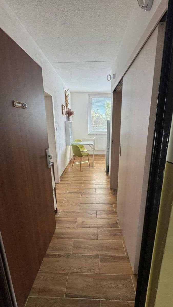 Prenájom bytu 1-izbový 35 m², Telečská, Jihlava, Kraj Vysočina Prenájom bytu 1-izbový 35 m², Telečská, Jihlava, Kraj Vysočina