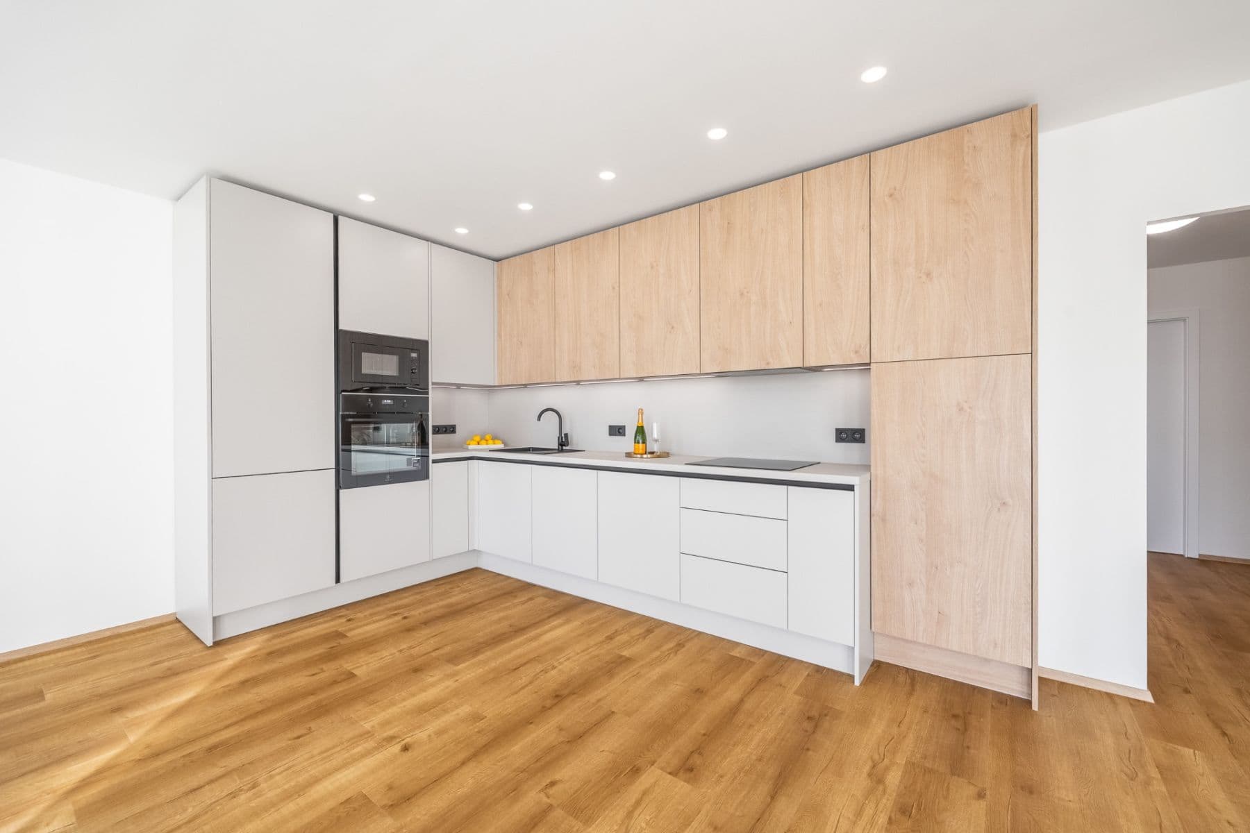 Predaj bytu 3-izbový 81 m², Borovanského, Praha, Praha Predaj bytu 3-izbový 81 m², Borovanského, Praha, Praha