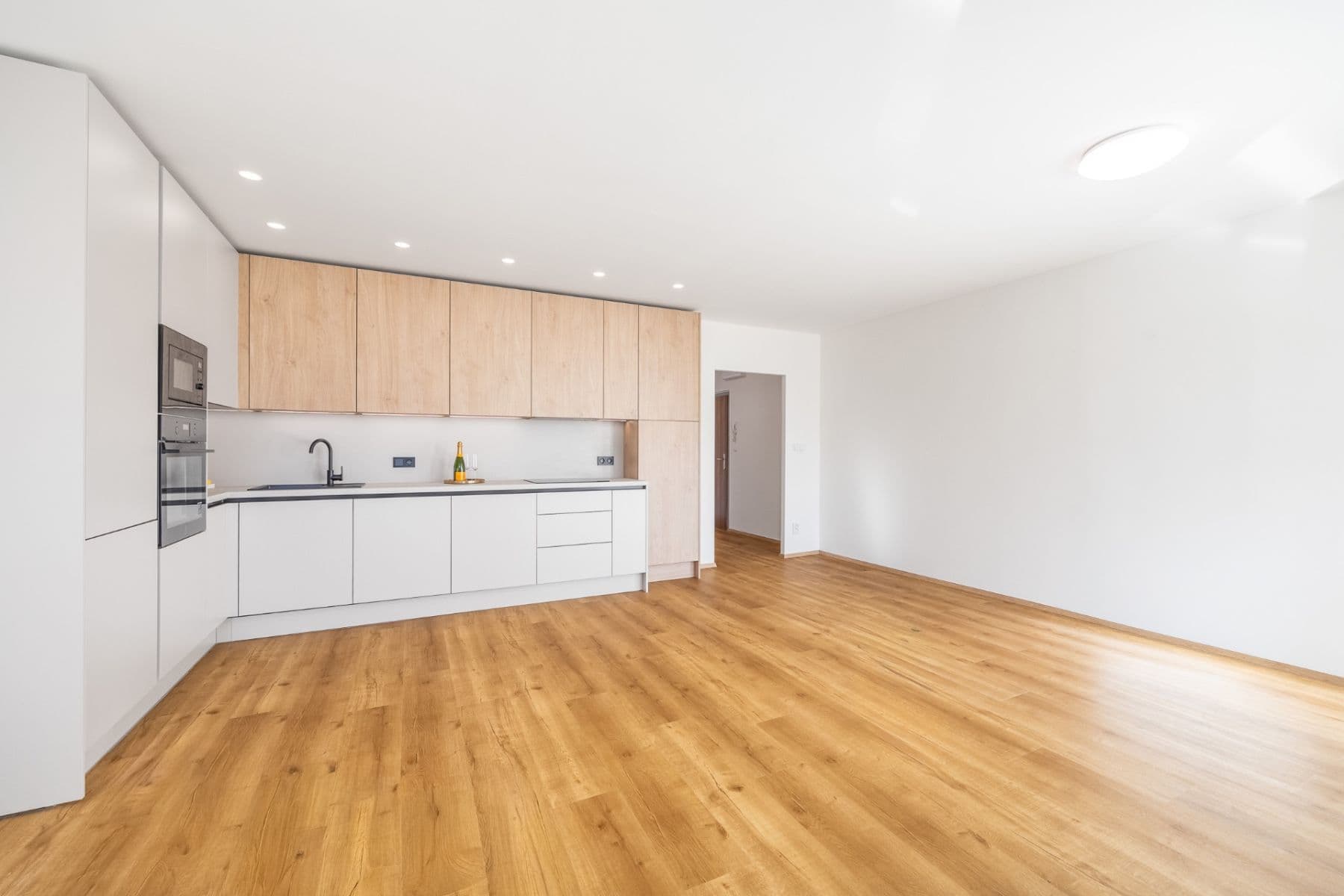 Predaj bytu 3-izbový 81 m², Borovanského, Praha, Praha Predaj bytu 3-izbový 81 m², Borovanského, Praha, Praha