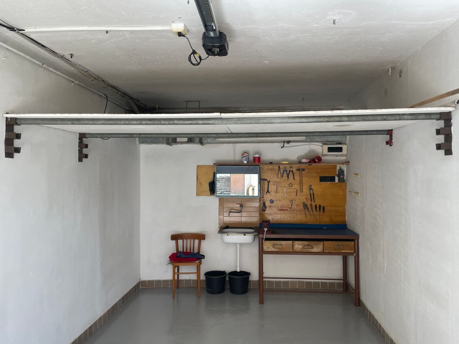 Prenájom garáže 17 m², Praha, Praha Prenájom garáže 17 m², Praha, Praha